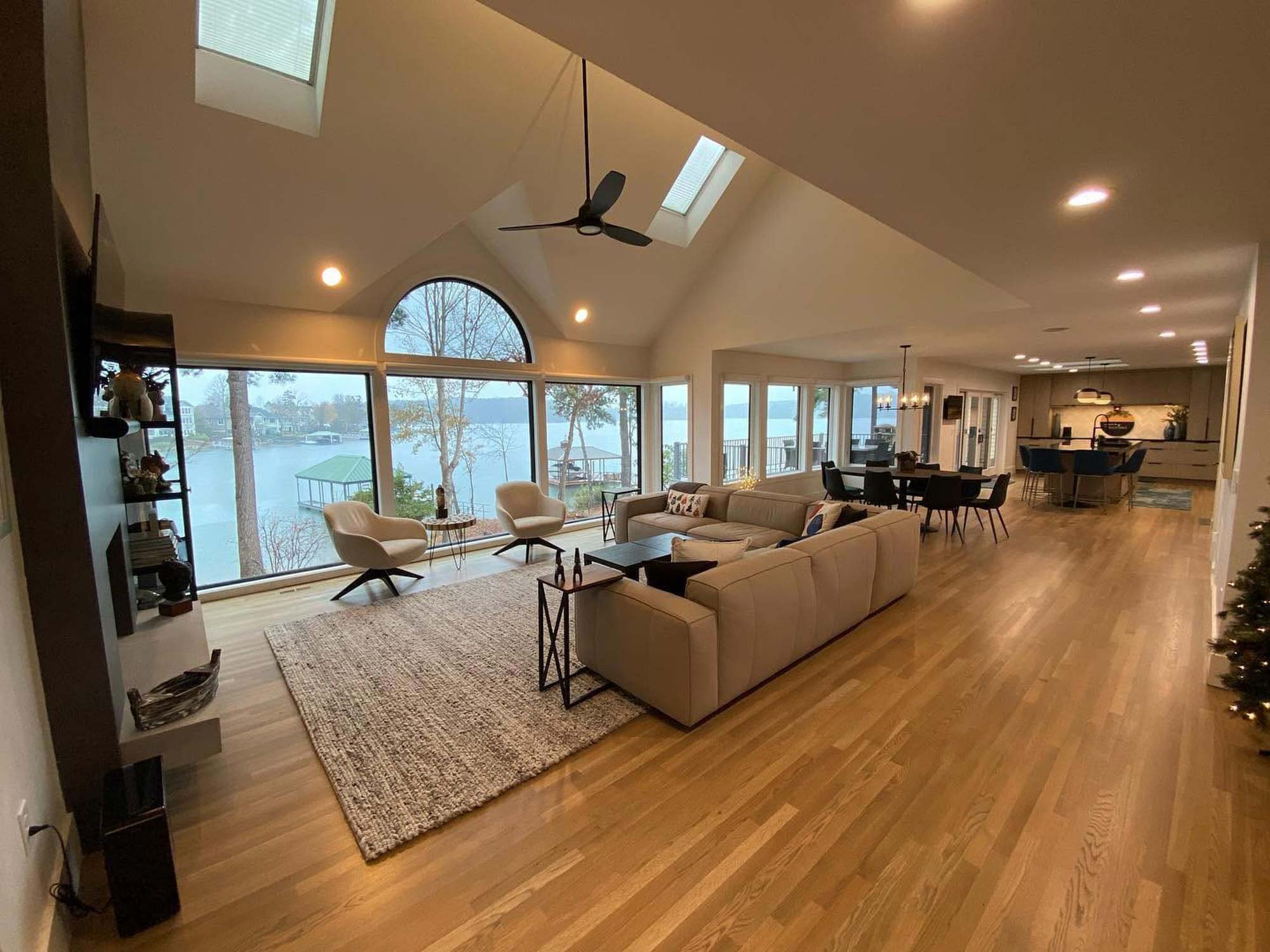 Design Elite architectural innovation in Upstate South Carolina Renovation Lake Keowee After Case Study gallery image main - Renovations